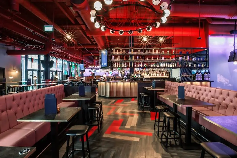 Puttshack Violet in Lakeside